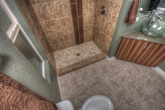 bathroom1_mainfloor_128-132