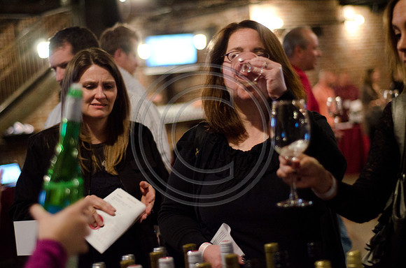 Bottlenotes_F054-2011