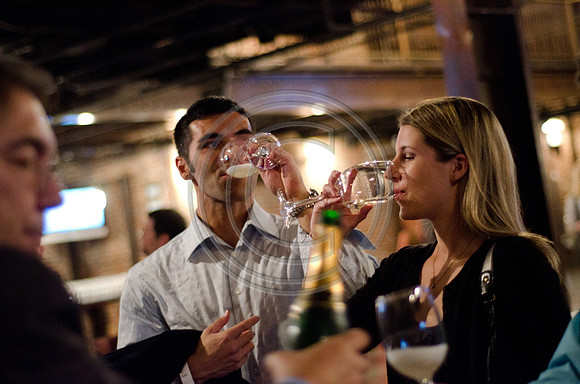 Bottlenotes_F051-2011