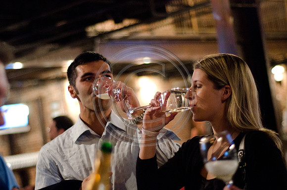 Bottlenotes_F052-2011