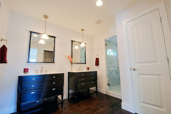 INT33-MasterBath1