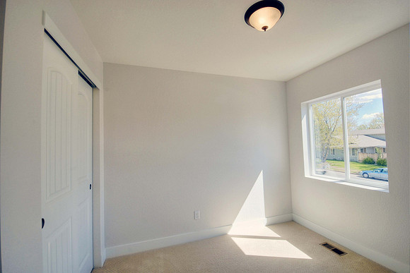 INT24-bed1