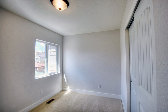 INT28-bed3