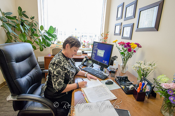 Office2_F040-LR