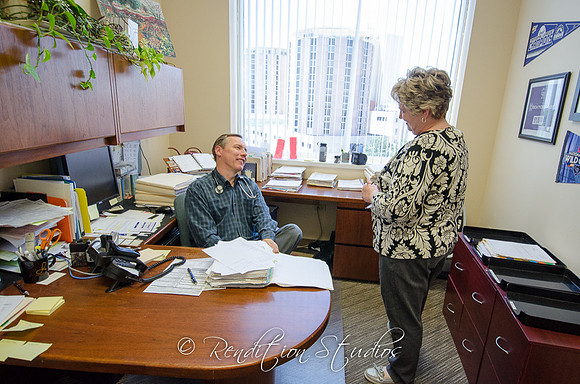 Office2_F025-LR
