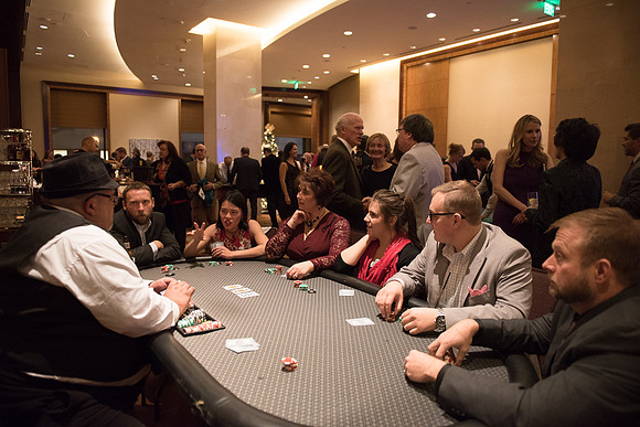 Holiday2016_F323-LR