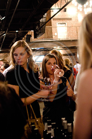 Bottlenotes_F136-2011