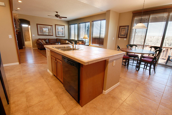 INT_M_TVroomKitchen 5