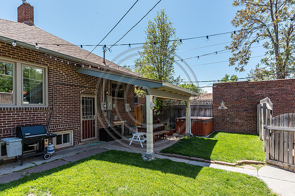 2511 Birch St Denver CO 80207-large-032-010-Back Yard-1498x1000-72dpi