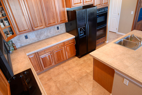 INT_M_TVroomKitchen 8