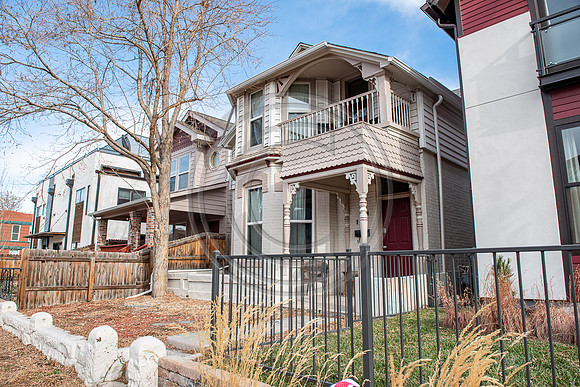 244clarson_2019F023-LR