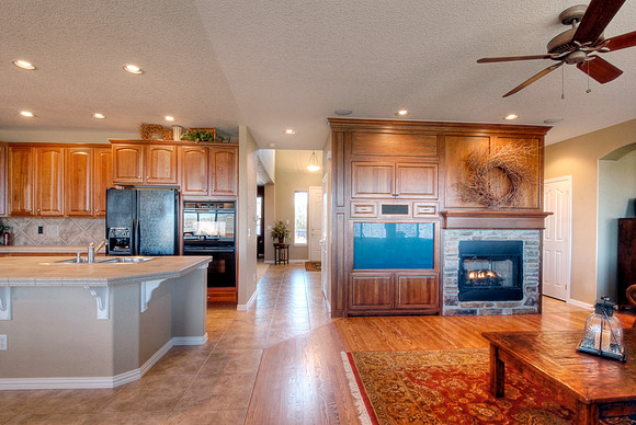 INT_M_TVroomKitchen 4