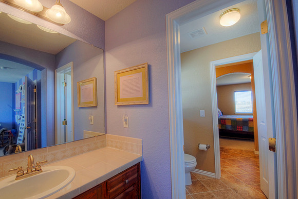 INT_U_Bathroom_jack and jill 1