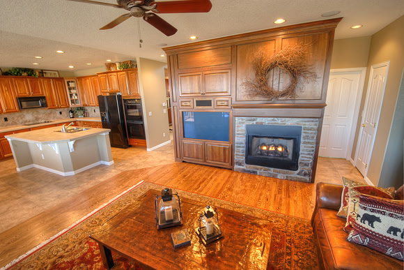 INT_M_TVroomKitchen 2